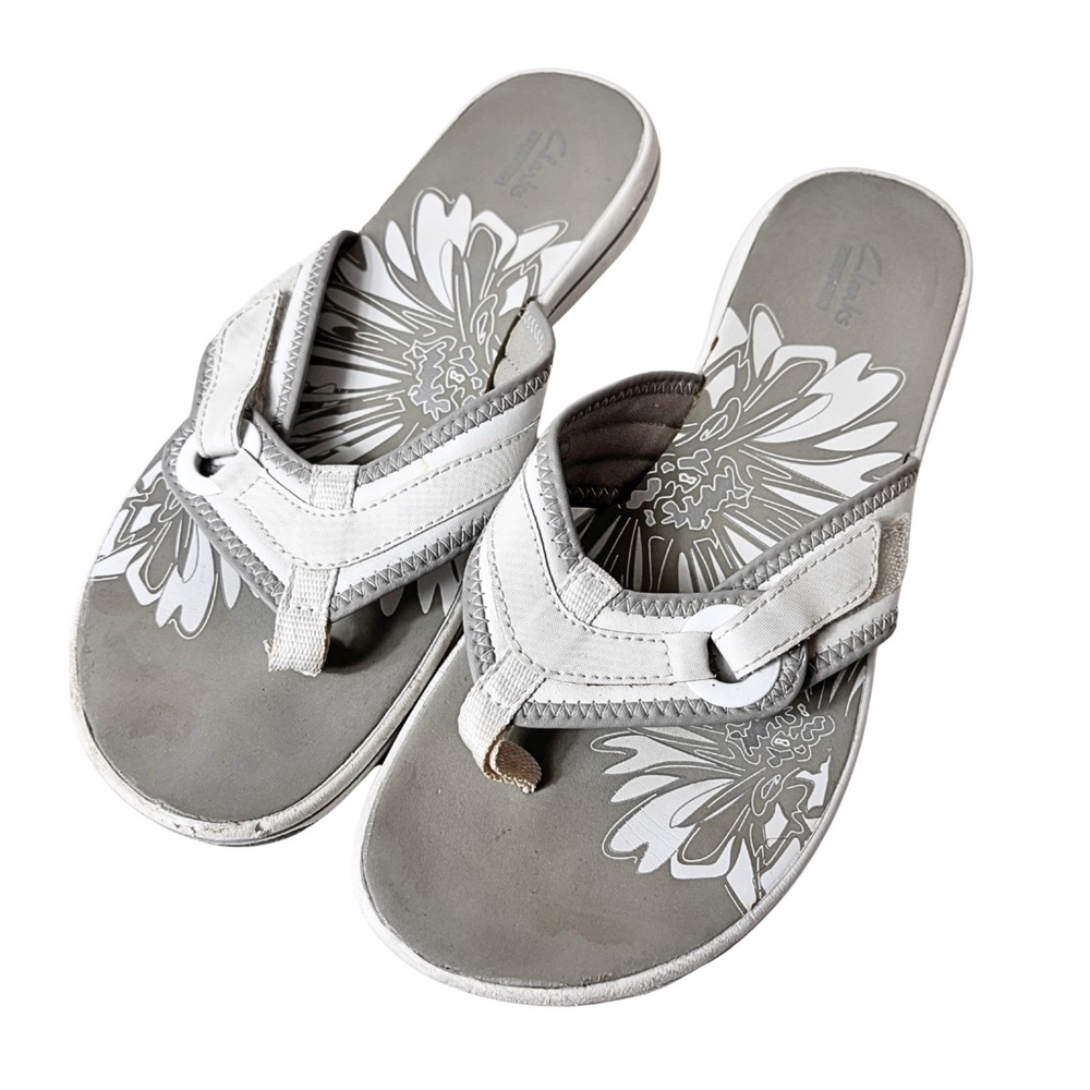 Clarks White and Gray Floral Sandals Flip Flops Size 10